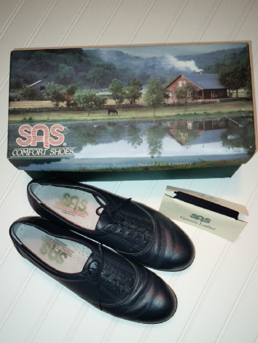 SAS Navy Blue Leather Lace-Up Comfort Oxfords / Size 8  1/2